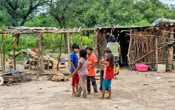 Casi 6 de cada 10 niños son pobres en la Argentina y el 30% no come regularmente, según la UCA