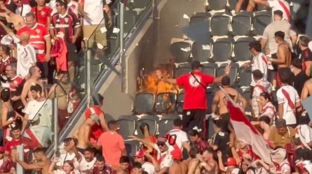La Ciudad prohibió los papelitos en las tribunas tras el incendio en el Superclásico