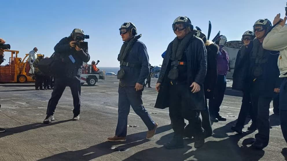 Javier Milei arribó al portaaviones nuclear USS Nimitz y participa de los ejercicios navales conjuntos con EEUU