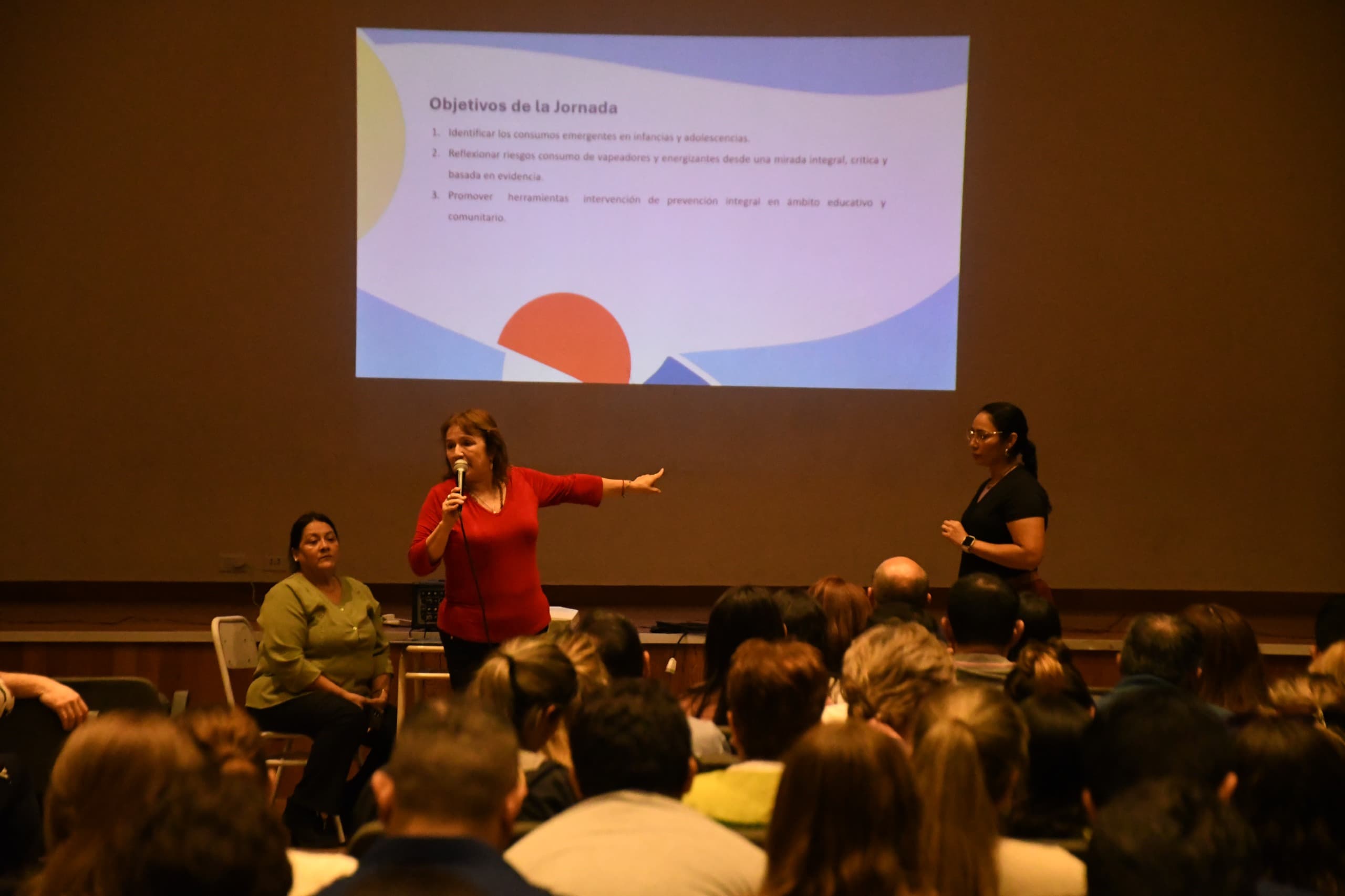 Realizan capacitación docente sobre prevención de adiciones, vapeadores y energizantes