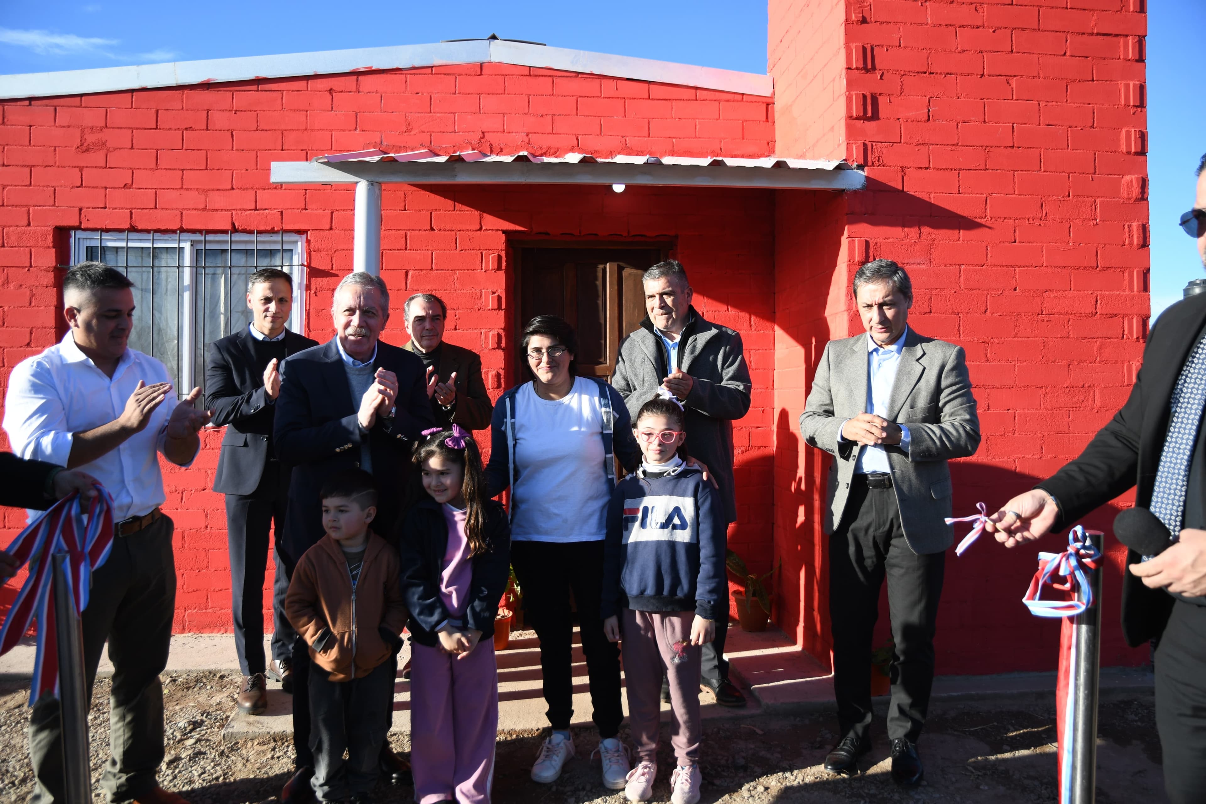 El gobernador Suárez inauguró un Polideportivo y otras obras en Pozo Hondo
