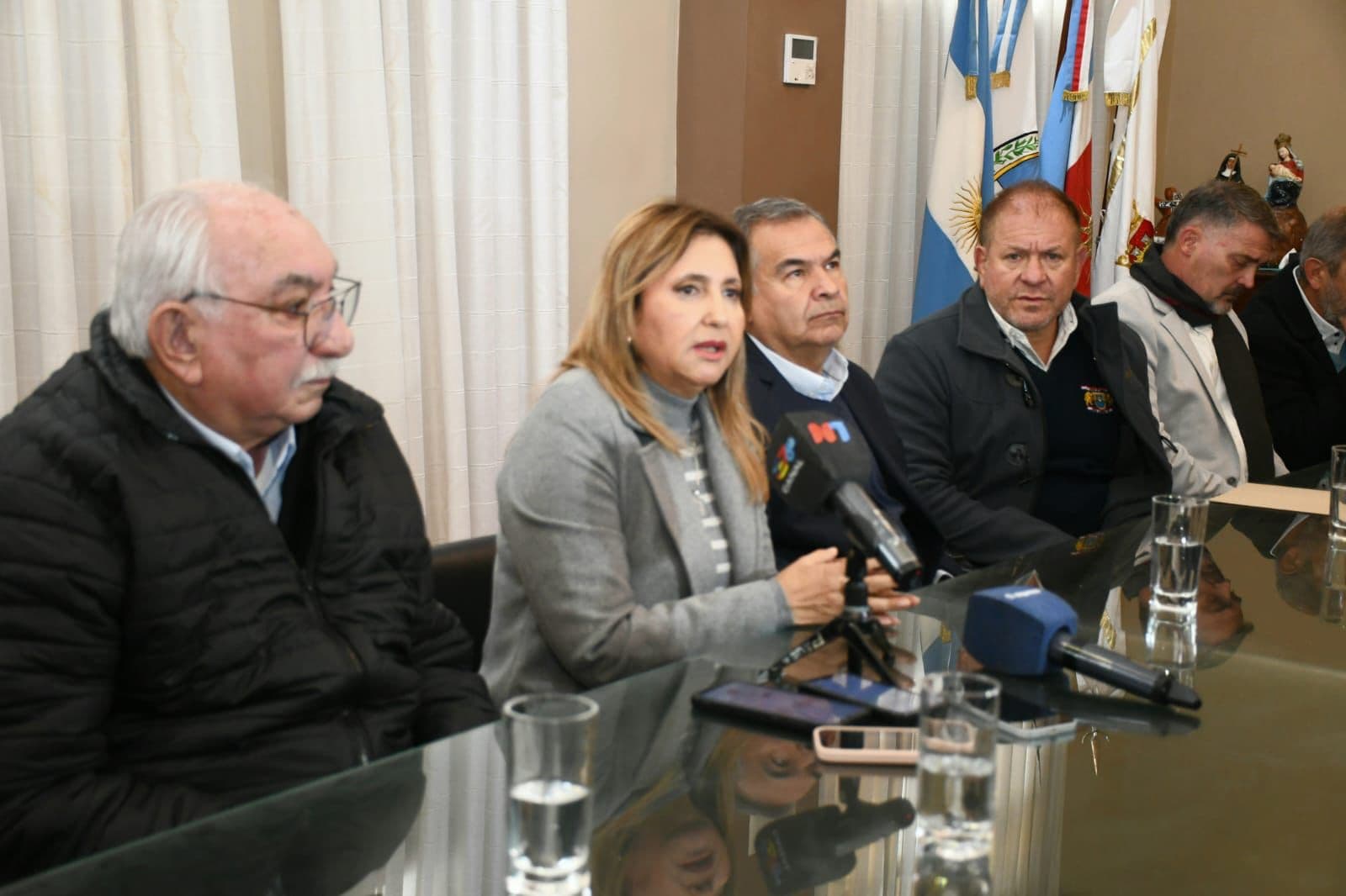 Fuentes junto a funcionarios provinciales anunció la agenda del rugby para la Madre de Ciudades