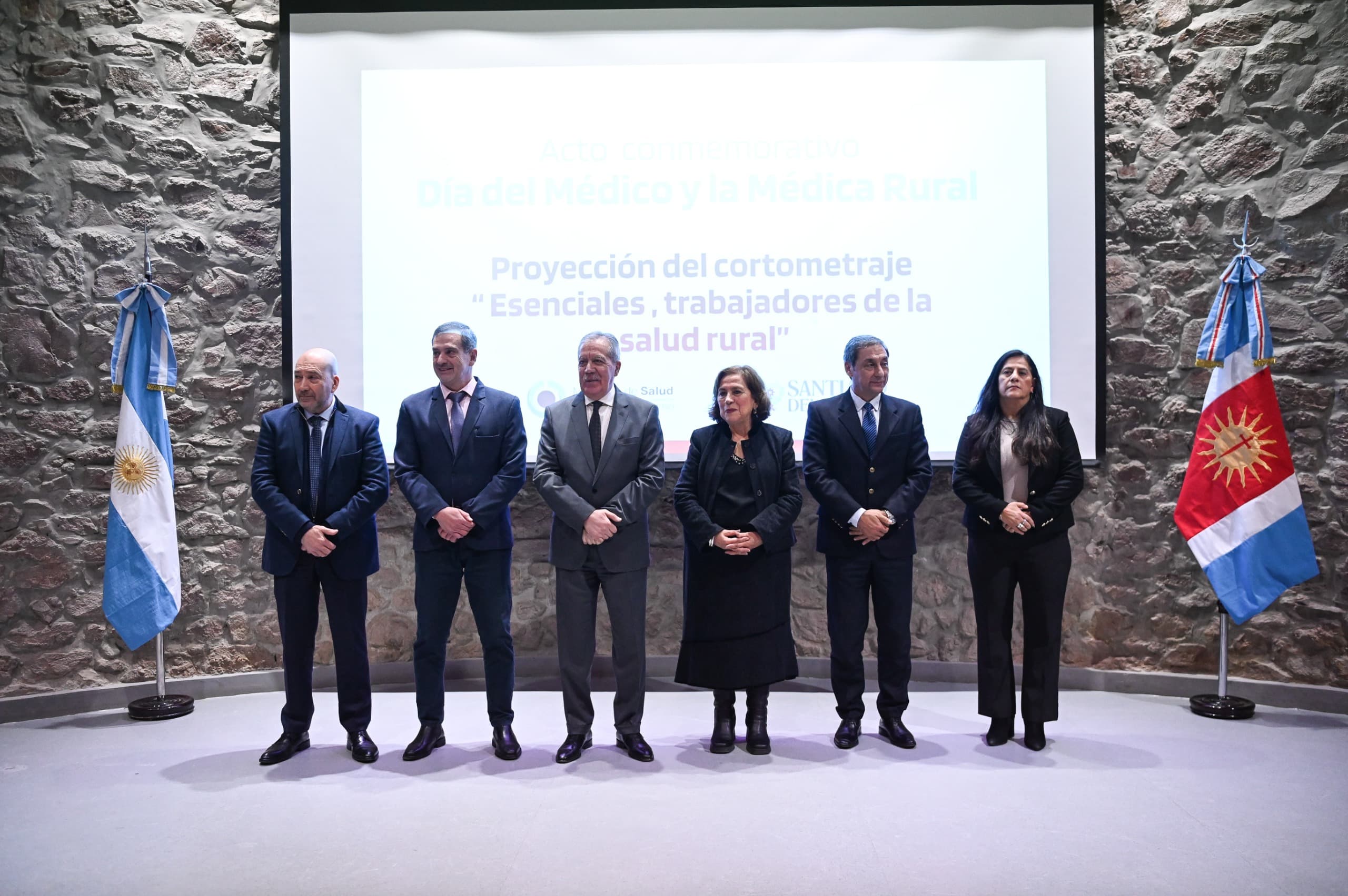 Elías Suarez estuvo presente en el acto por el día del médico rural y ratifico el compromiso del estado