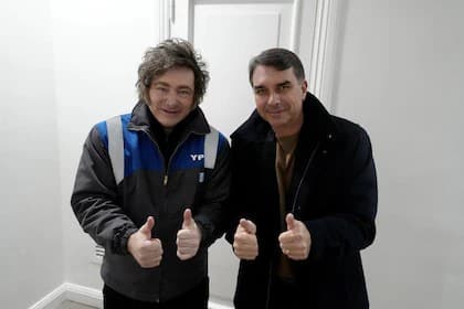 Milei viaja a Brasil para apoyar la candidatura de Flavio Bolsonaro