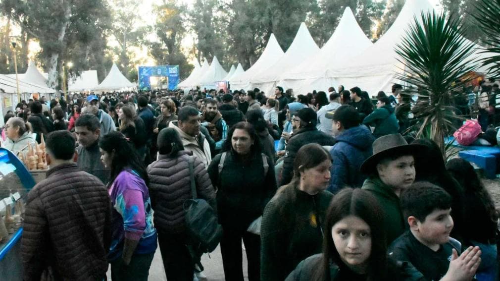 Una enorme convocatoria de público durante el fin de semana en la Feria Artesanal de la Municipalidad