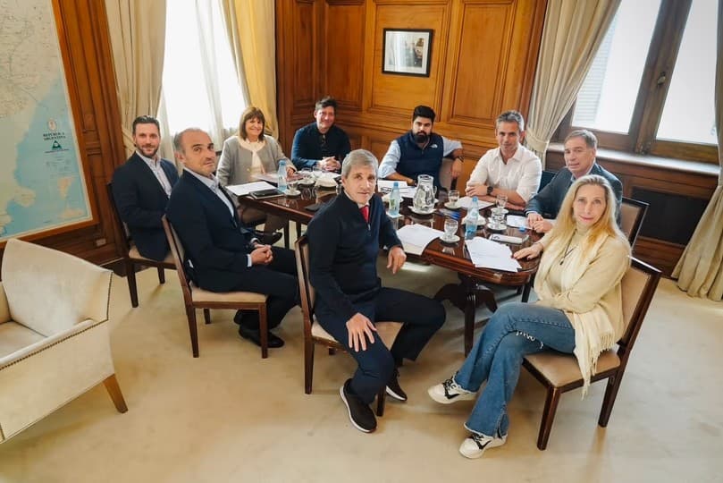 El Gobierno vuelve a reunir a su mesa política para ordenar la agenda legislativa