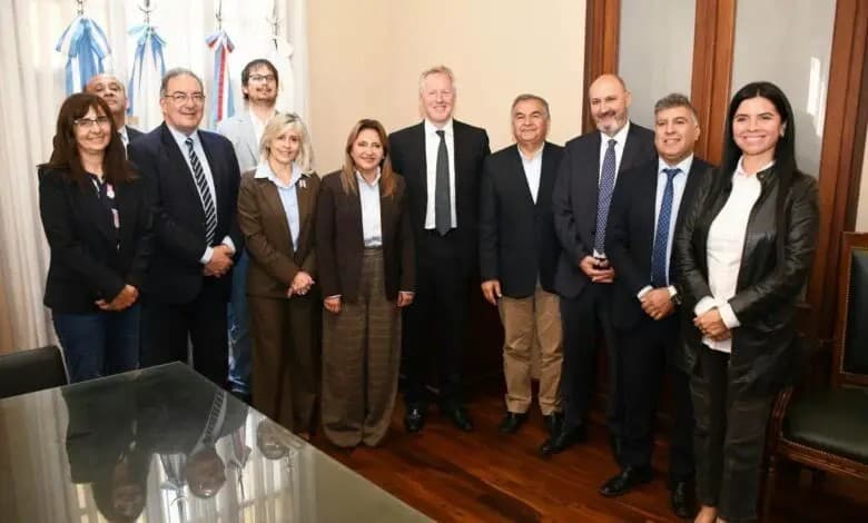 Fuentes recibió al embajador del Reino Unido en la Municipalidad