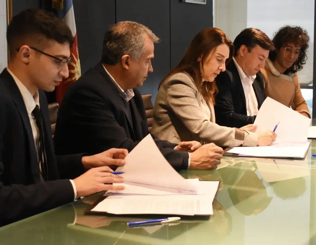 Educación, el ITSE y empresas locales firmaron acuerdo para fortalecer la formación y la innovación tecnológica