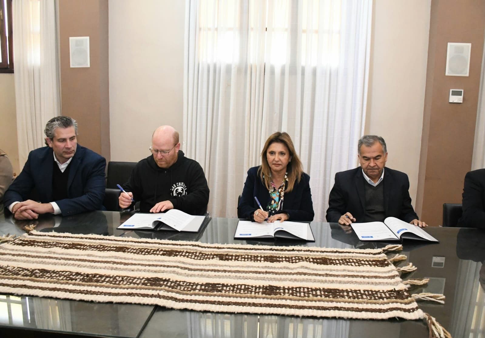 La intendente Fuentes, Benavente y el jefe comunal de Mar Chiquita suscribieron un convenio de hermanamiento y cooperación para el desarrollo turístico
