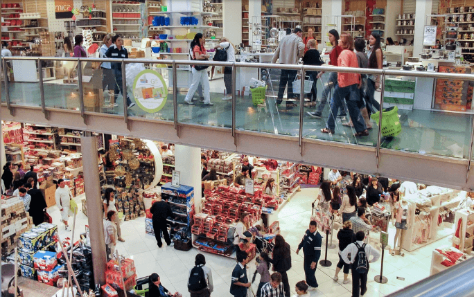 La confianza del consumidor se desplomó más de 12% en julio