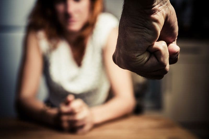 Violencia machista en Villa Nueva: detenido tras agredir a su pareja con un bebé en brazos