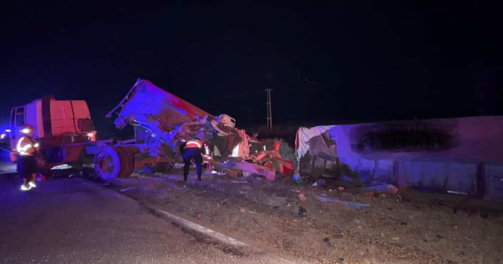 Ruta 34: Un camionero muerto y dos personas heridas en choque frontal de camiones