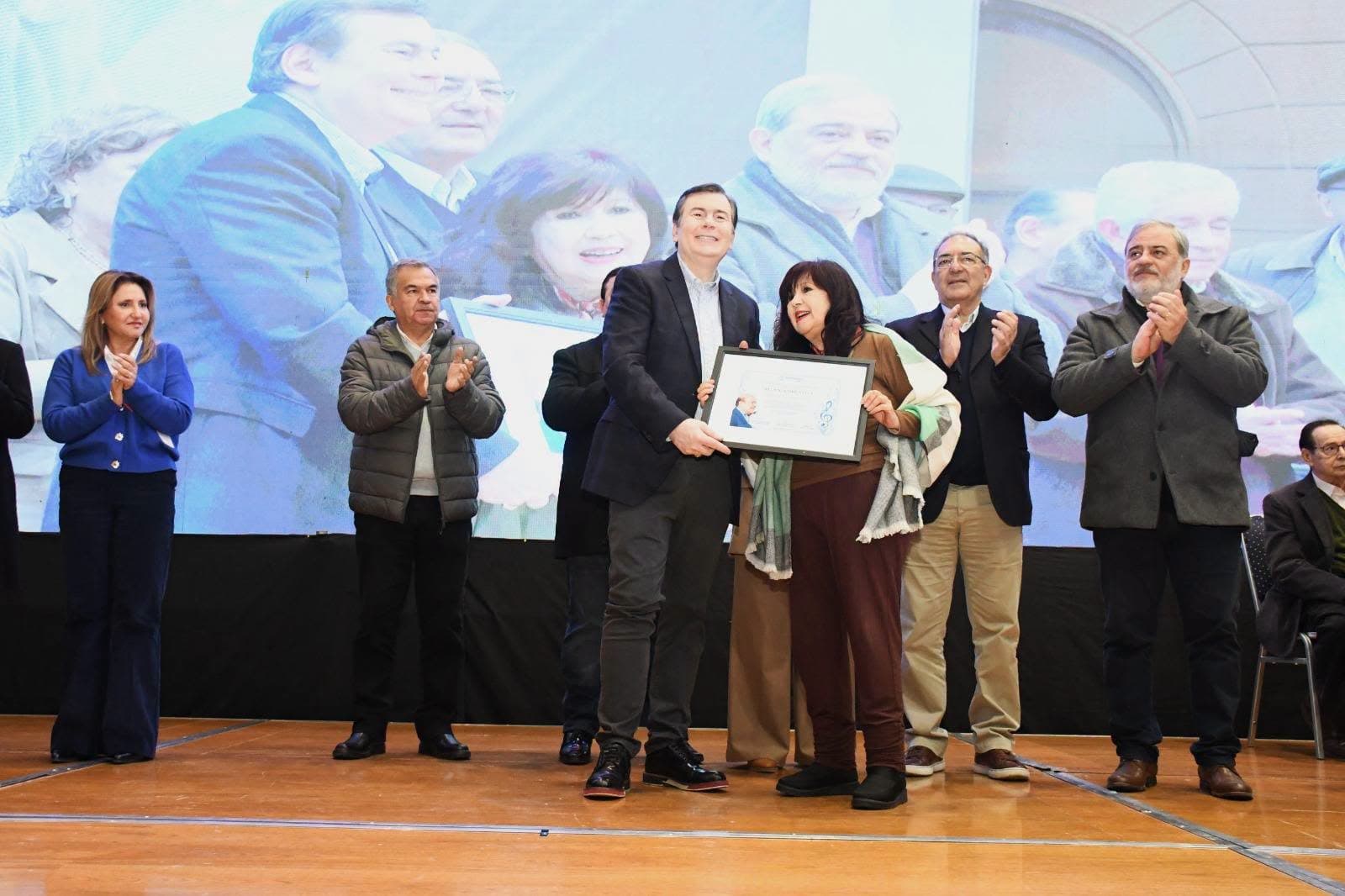 Zamora, Fuentes y Benavente asistieron al homenaje a Leo Dan